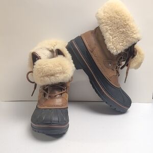 Crocs Winter Duck Boots Waterproof Women's size 7  Brown & Tan Rubber Sole